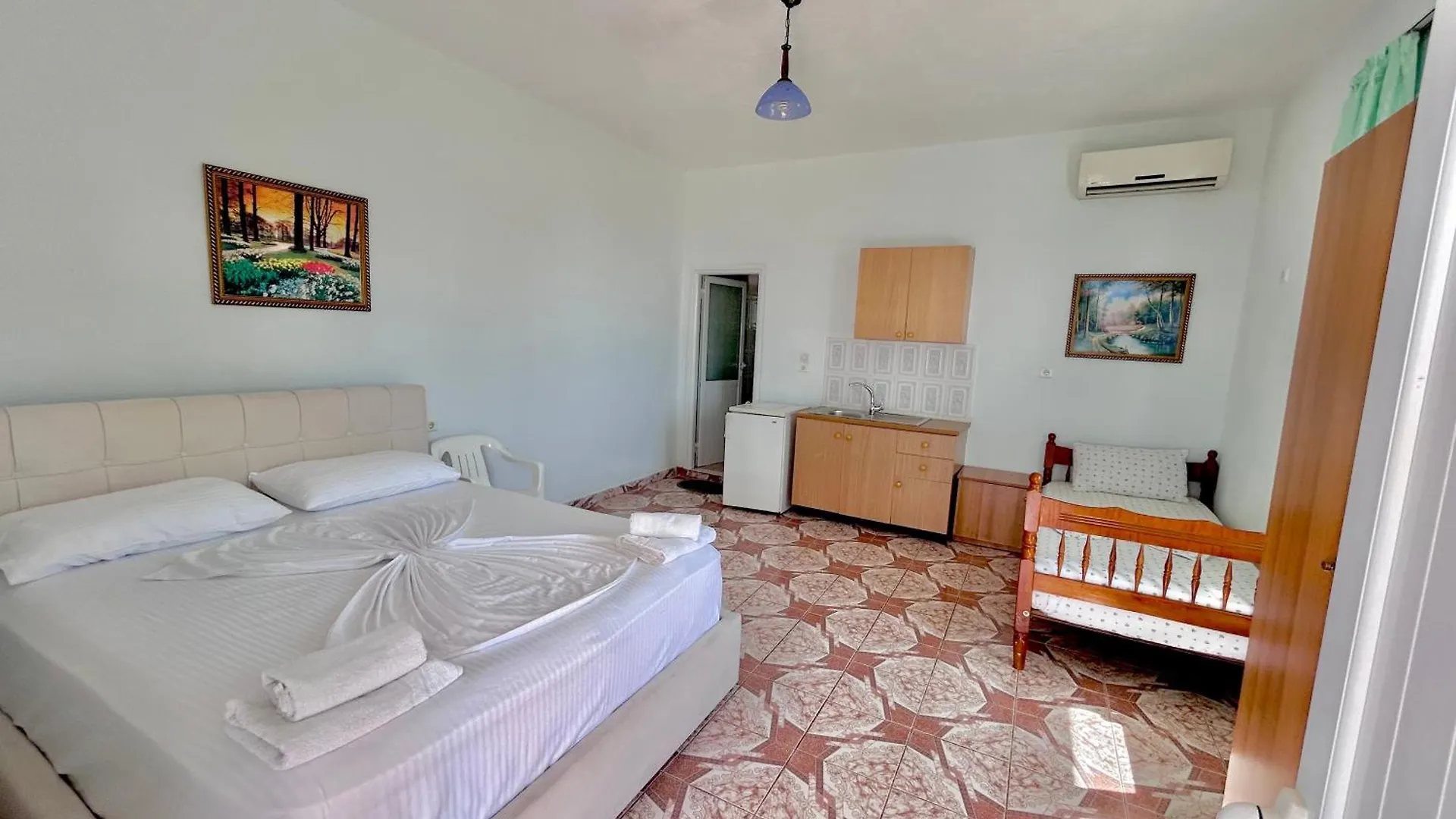 Vila 23 Dhermi Hotel